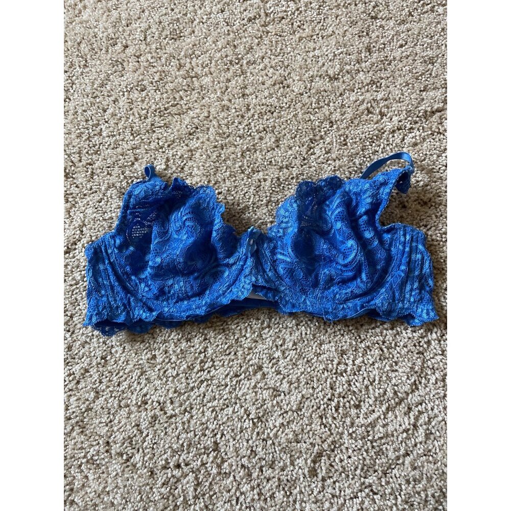 Fredericks‎ of Hollywood Blue Laced Wired Size Small Bra Sexy Non-padded
